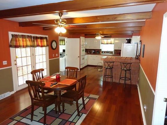 5th image of 203 Oakwood Dr