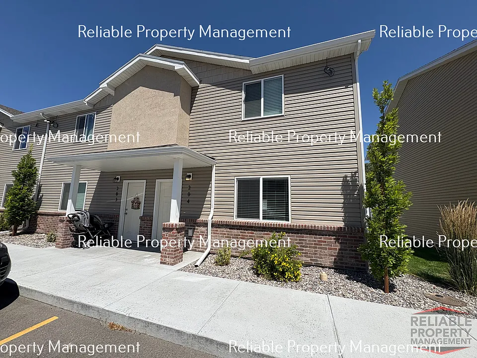 2015 Lawrence Ln #204