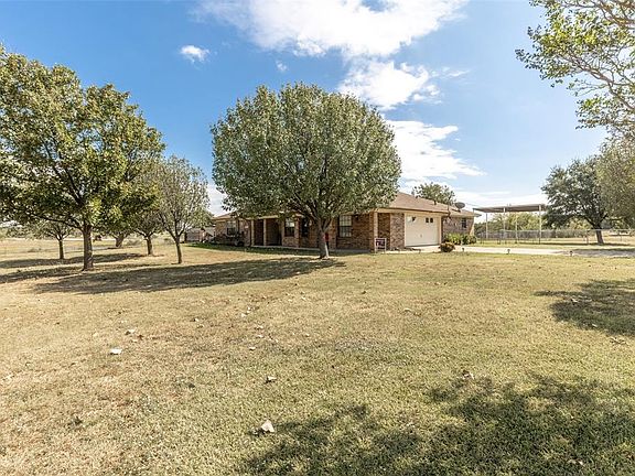 4th image of 4100 Tall Oaks Ln