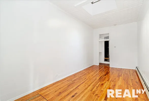 Rented by REAL New York | media 9