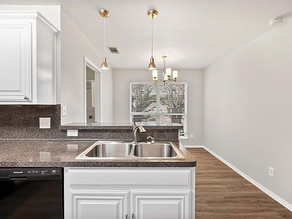 2nd image of 633 Dover Heights Trl