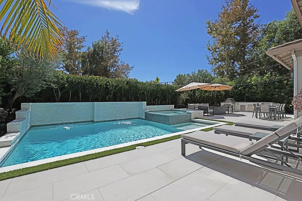 4 bed, 2541 sqft, $8,500 — Photo 1