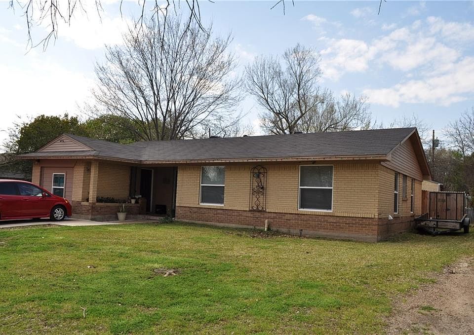 1st image of 521 Cherry Ln