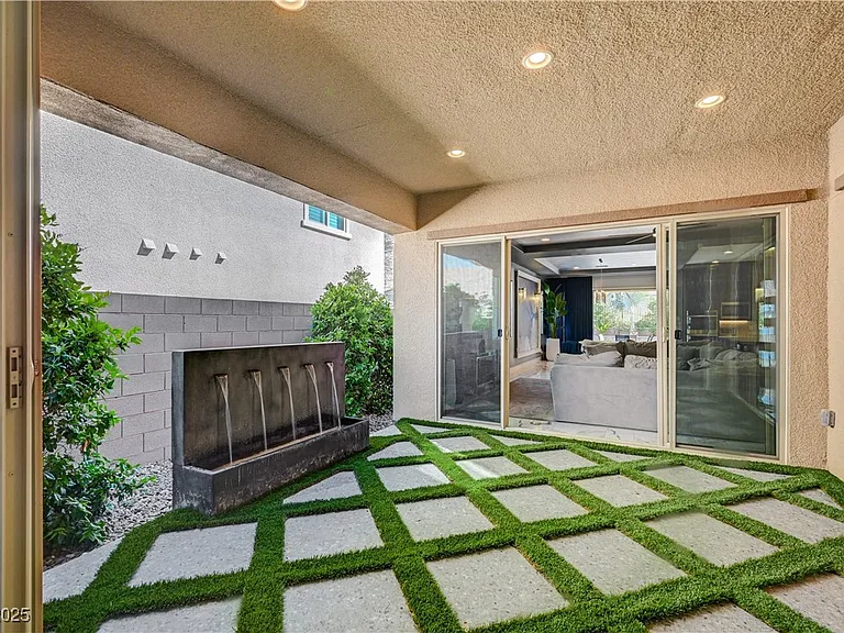 3943 Reyes Ave — Photo 49