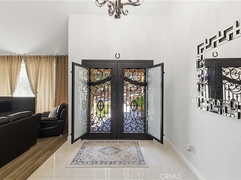 41201 Laidlaw Ln — Photo 2