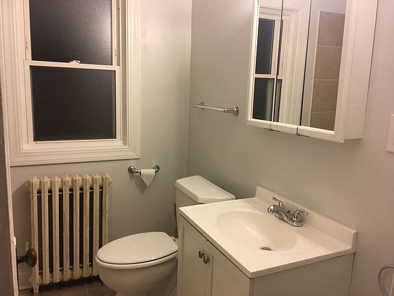 4th image of 8647 Trumbull Ave #2