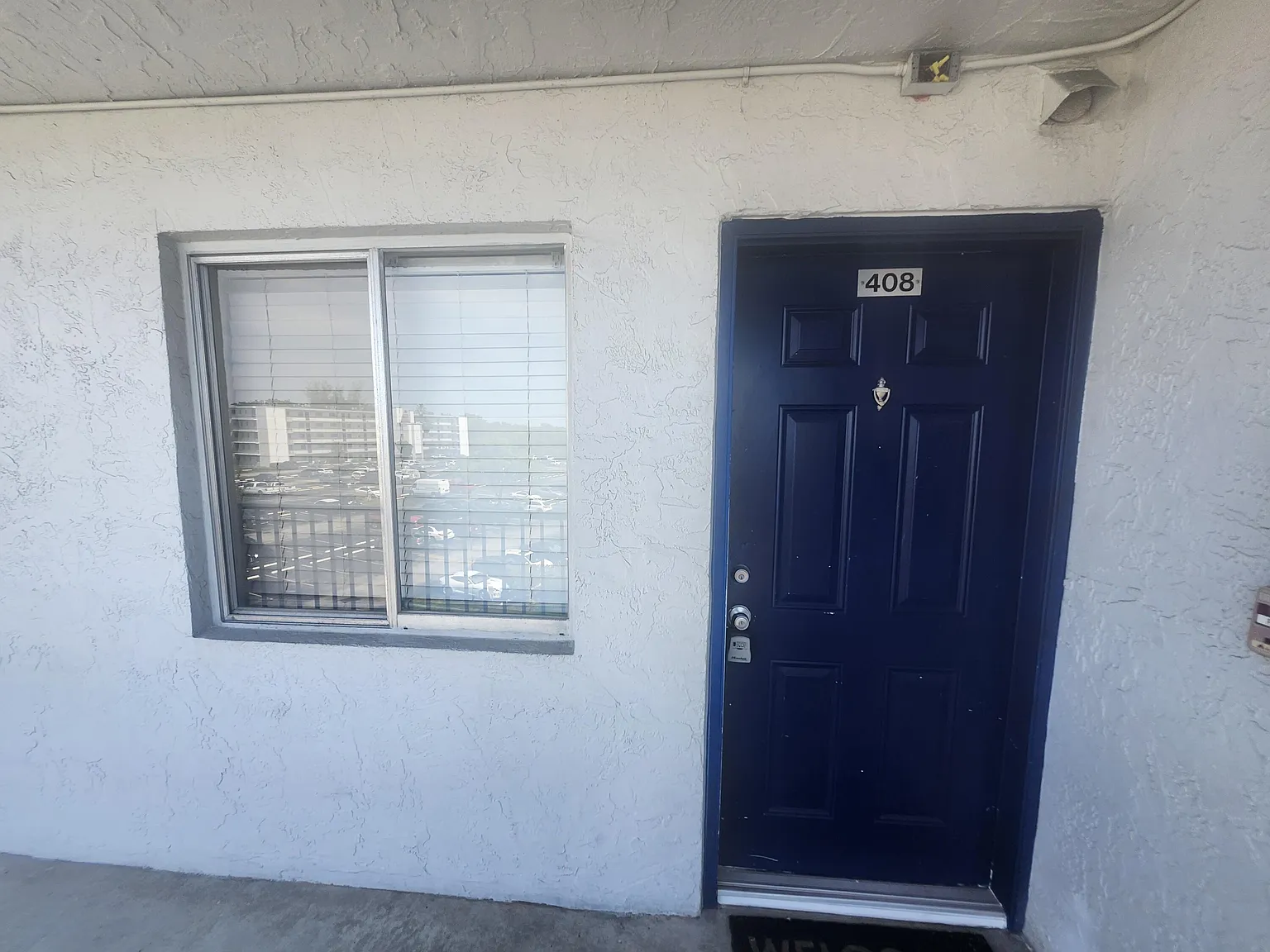2 bed, 2.0 bath, 832 sqft, $2,025 — Photo 2