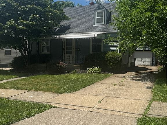 2nd image of 1646 Oakwood Ave