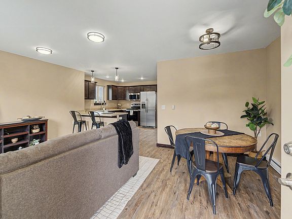 2nd image of 2874 Overlook Blvd