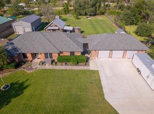 5036 Singletary St, Alvin, TX 77511