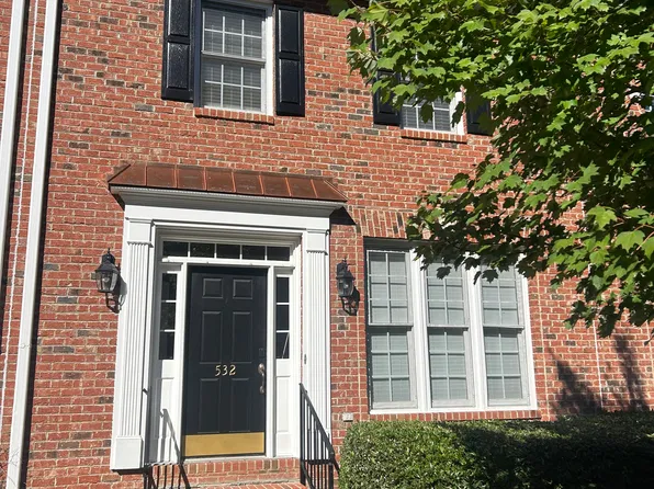 532 Copperline Dr, Chapel Hill, NC 27516
