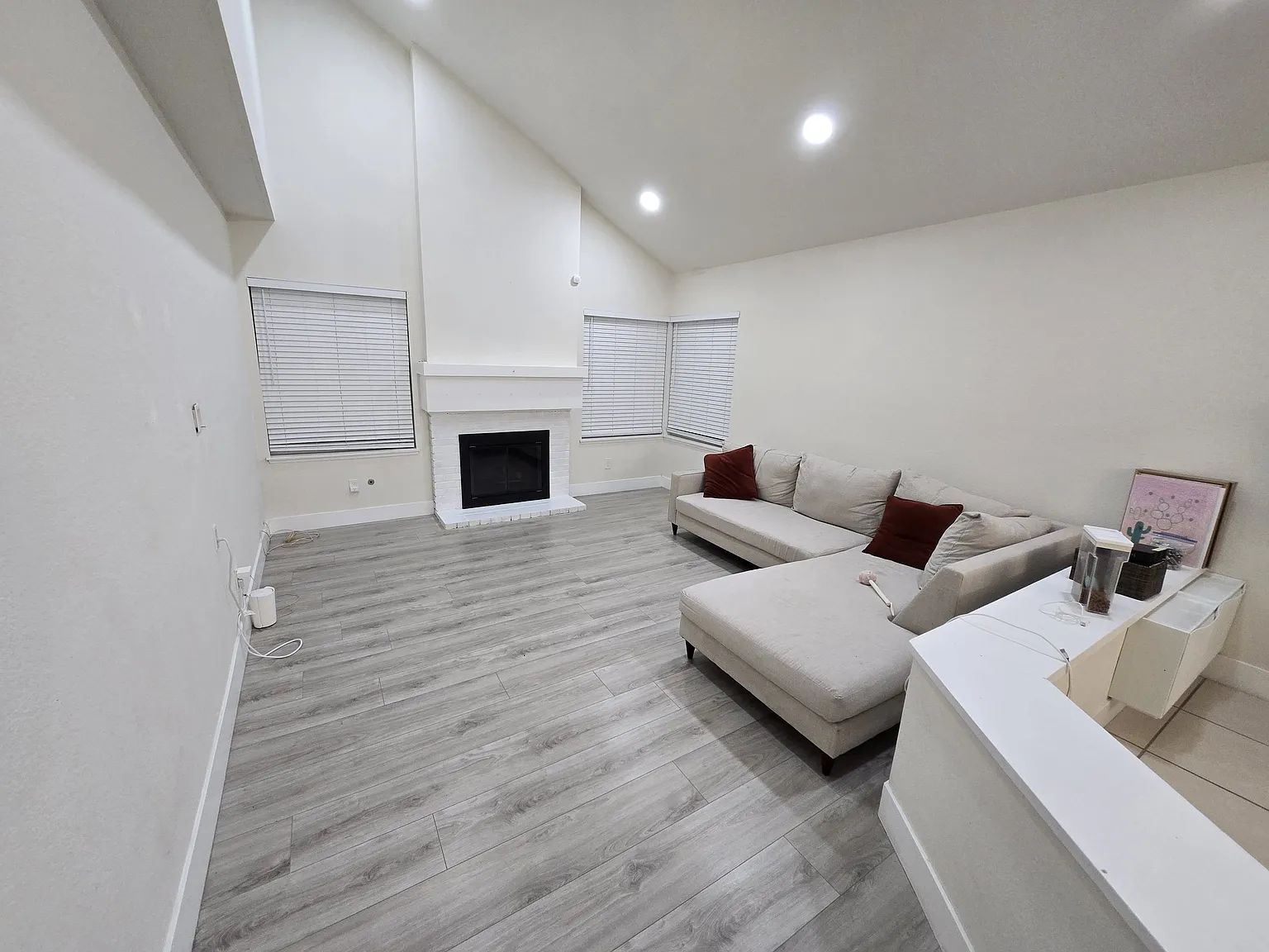 3 bed, 2.5 bath, 1787 sqft, $4,200 — Photo 3