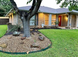 6725 Ridgetop Rd, North Richland Hills, TX 76182