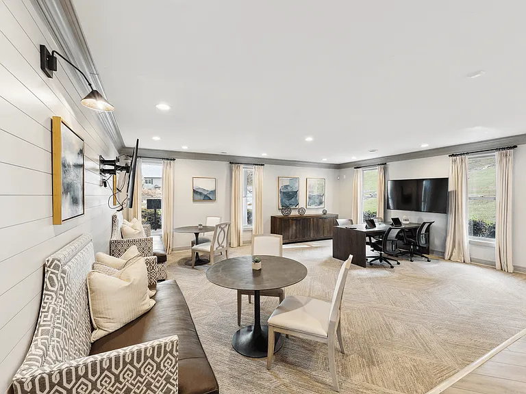 Forest Ridge Apartments — Photo 16