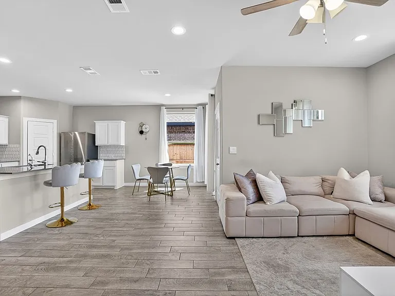 2209 Beaufort Dr — Photo 10