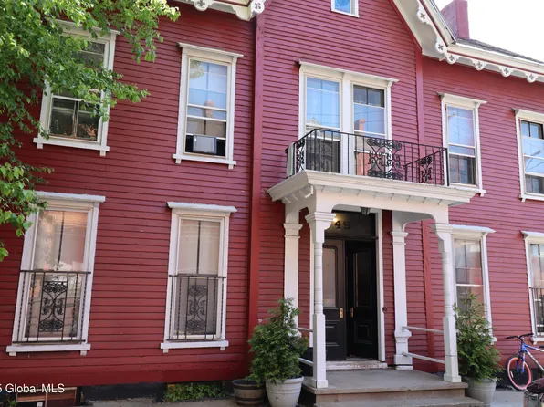 49 Washington Avenue, Schenectady, NY 12305