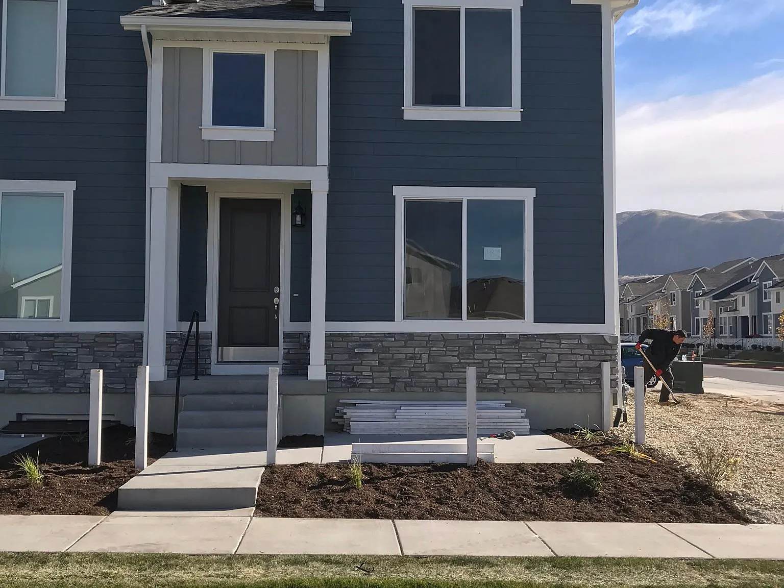 3 bed, 2.5 bath, 2178 sqft, $2,300 — Photo 1