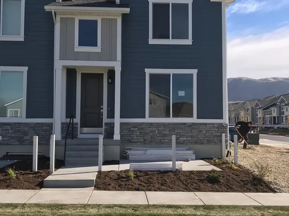 14822 S Queens Garden Ln, Bluffdale, UT 84065