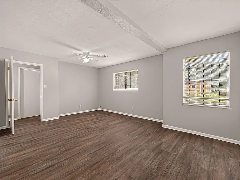 3815 Love St — Photo 25