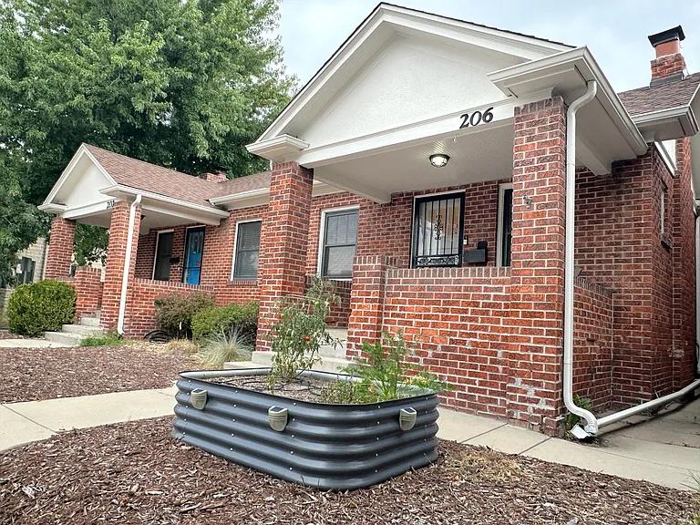 206 S Emerson St — Photo 1