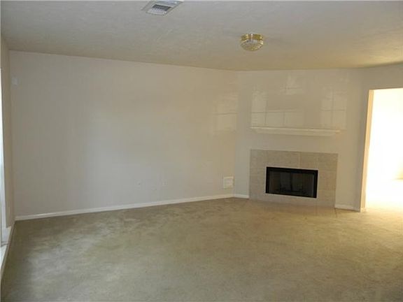 Spacious living room