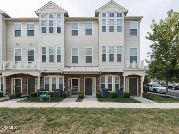 18 Kyle Drive, Tinton Falls, NJ 07712