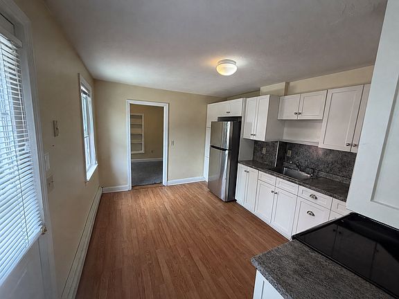 2nd image of 15-17 Chestnut St #2