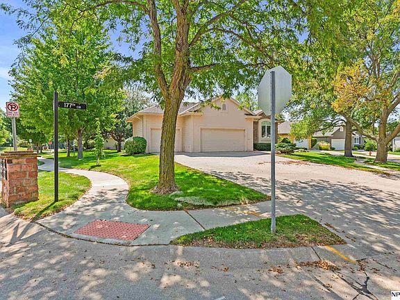 2nd image of 903 S 177th Cir