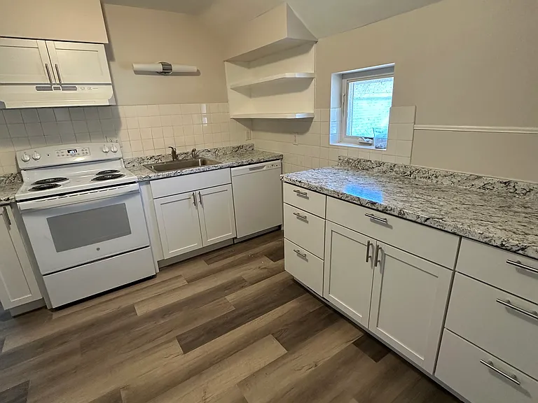 200 E 9th St #1/2 — Photo 2