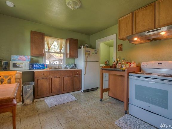 5th image of 763 S 72nd St