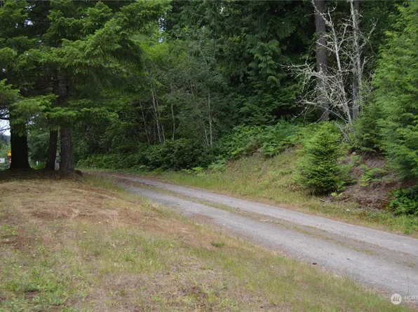 6675 Valley View Ln SE, Pt Orchard, WA 98367