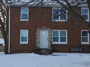 404 9th Ave APT 1, Silvis, IL 61282