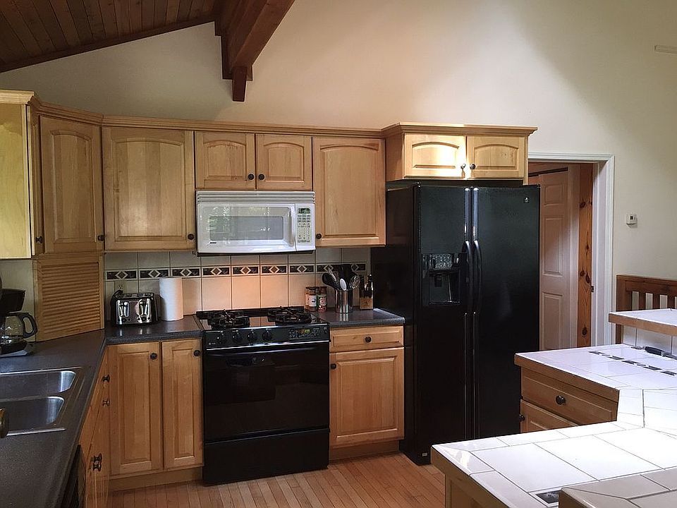 Open concept kitchen!