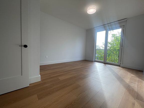 5th image of 540 Martin Luther King Dr #501