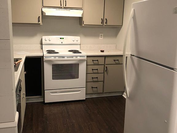 2nd image of 5482 Colony Dr N