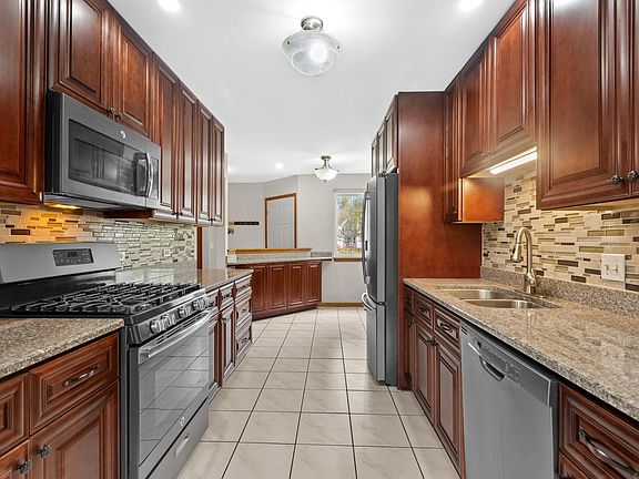 2nd image of 452 E Fawn Ln