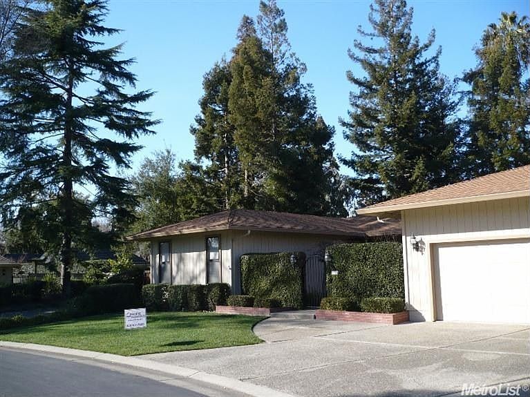 1st image of 3358 Cove Cir