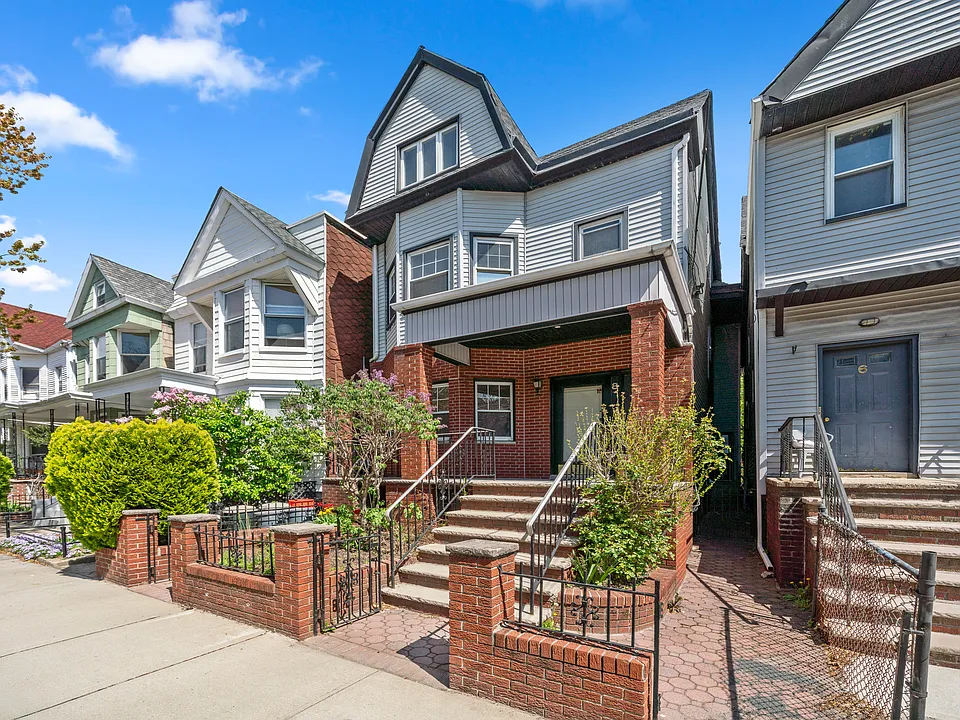 8 Cooper Pl #2