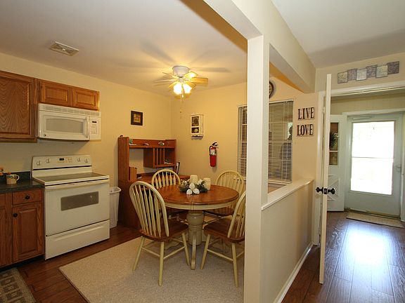 3rd image of 14 Wintergreen Lane #C