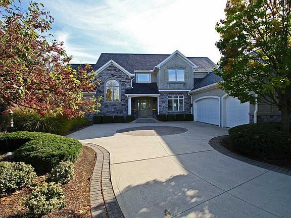 2nd image of 10714 Winchcombe Dr