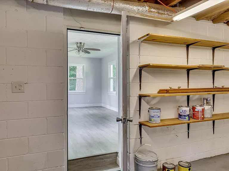 2111 Huron Dr — Photo 43