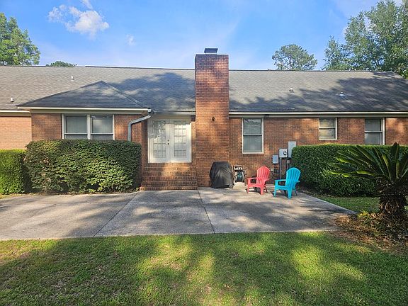 4th image of 1385 Crine Blvd