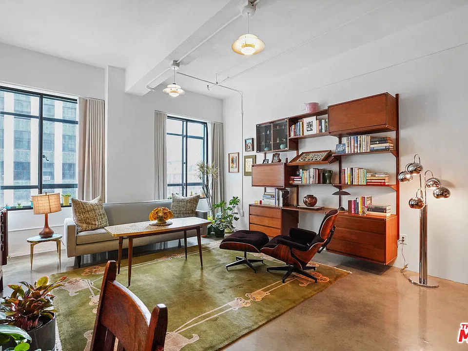 849 S Broadway #403