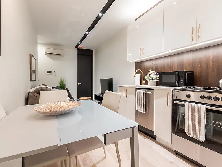 541 Newark Ave #3L — Photo 4