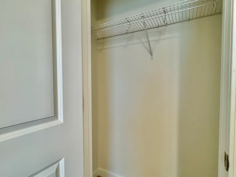325 John Adams Dr — Photo 25