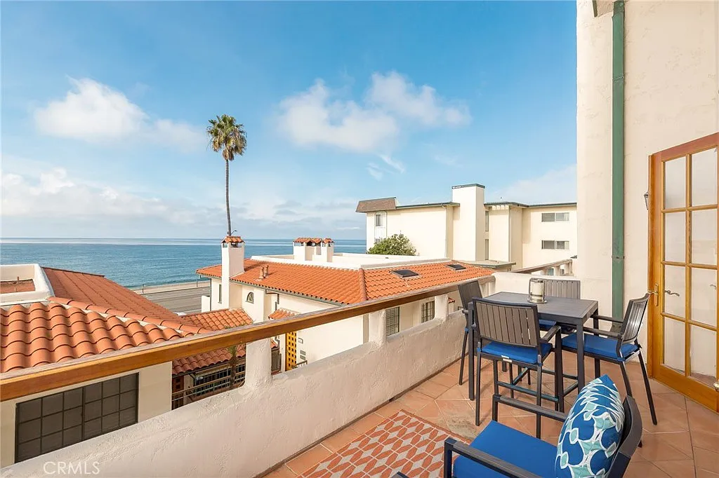 3 bed, 3.5 bath, 1810 sqft, $8,000 — Photo 3