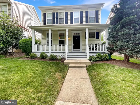 26124 Flintonbridge Dr, Chantilly, VA 20152
