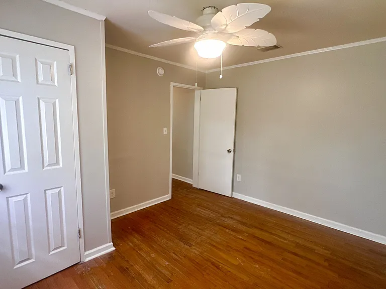 2408 Giddens Dr — Photo 6