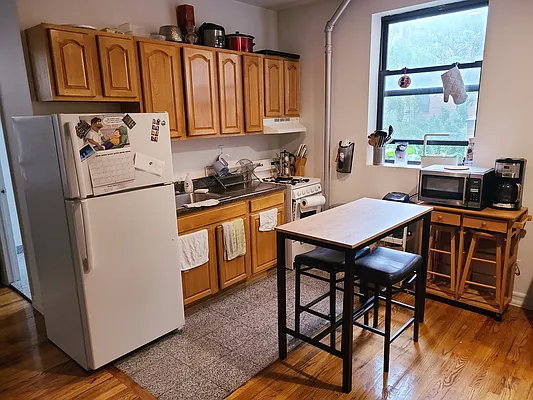 Rented by Keller Williams NYC | media 8