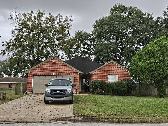 3rd image of 2034 Estate Dr